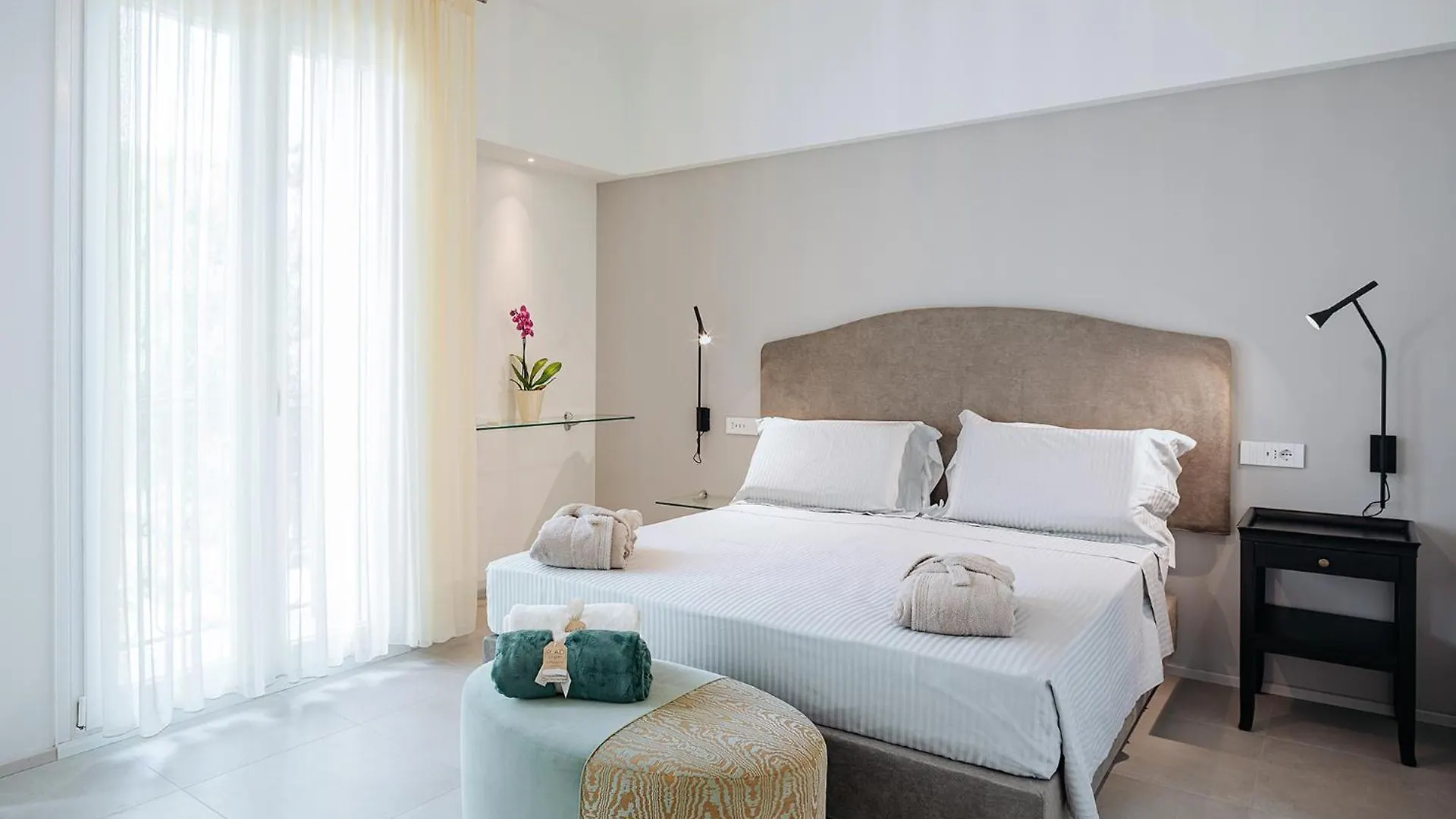Hotel Corallo Marina Romea 4*,